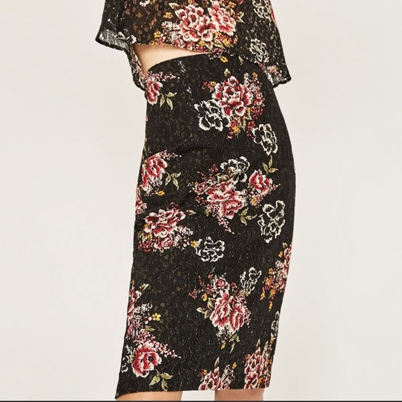 NWT ZARA FLORAL PRINT GUIPURE LACE SKIRT - Picture 2 of 9
